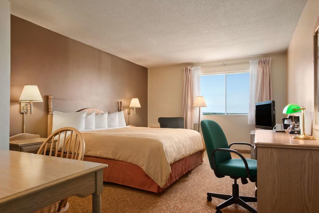 Country Inn & Suites Dartmouth エクステリア 写真