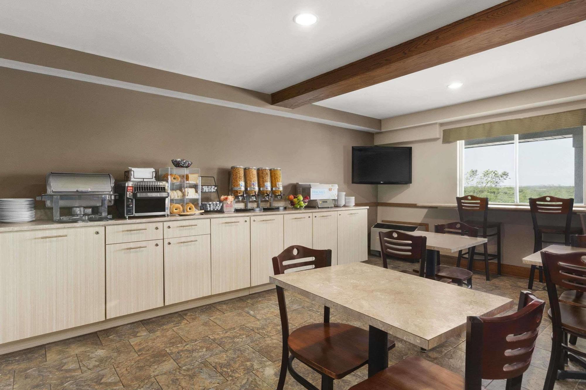 Country Inn & Suites Dartmouth エクステリア 写真