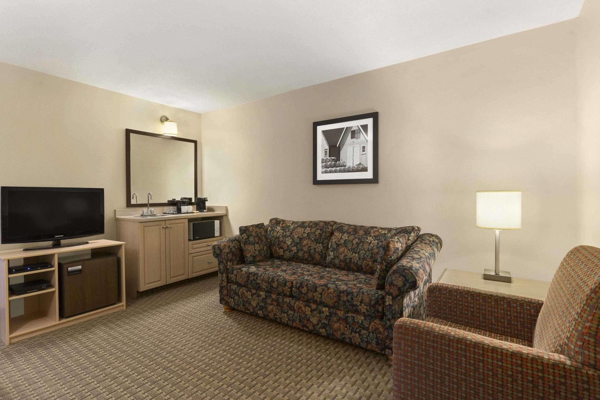 Country Inn & Suites Dartmouth エクステリア 写真